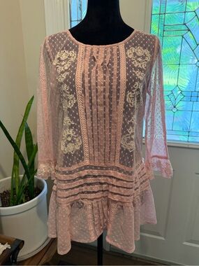 Free People  Pink Lace Peplum embroidered Top boho festival feminine sz XS